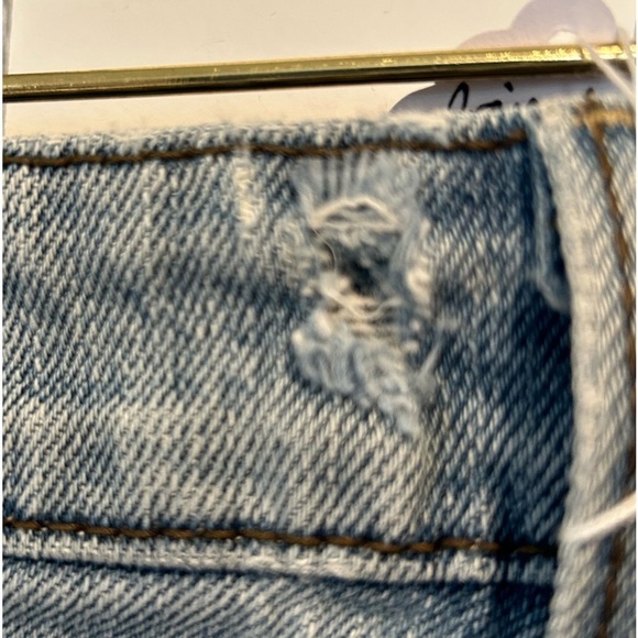WJ2. Leviās Womens Jeans light wash Sz 12, rise 9, ins 31. - Picture 2 of 3